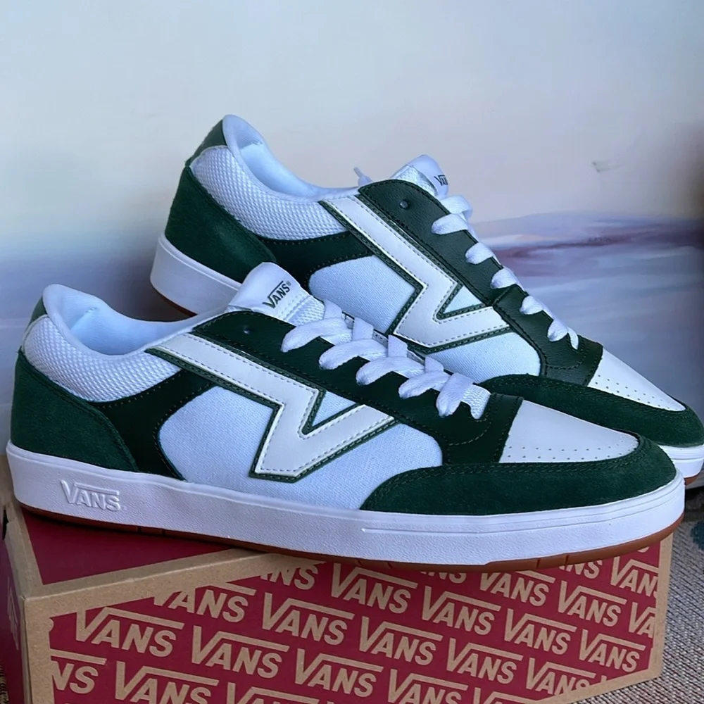 Vans Men’s Lowland Cc
New Varsity Green/White
VN0A7TNLY9H
Sneakers - Picture 5 of 16